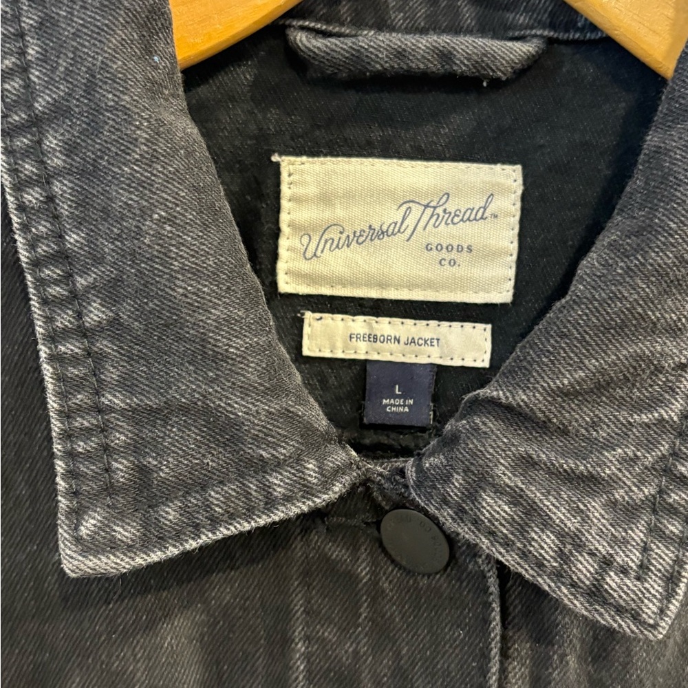 Universal Thread Black Denim Jacket with Bold Lip Design - Picture 7 of 10